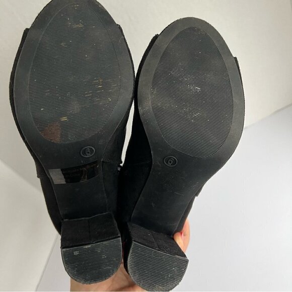 Wild Diva, Embroidered Floral Rose, Chunky Block Black Boots. Size: 6 - Picture 13 of 15